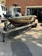 1980 Hydro Sports 17' Boat Located in Black Mountain, NC - Has Trailer