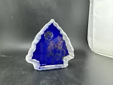 Crystal Glass Arrow Head Shape with Wolves On A Blue Background For Sale