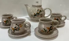 Vintage Tea Set. Tea pot, 4cups, 4saucers. Unbranded. Floral Design.