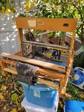 LECLERC NILUS - TABLE TOP WEAVING LOOM - 27" WIDE X 25" DEEP X 23" TALL