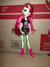 Monster High Ghoul Spirit Venus Flytrap Doll One Earring.