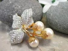 Faux Pearl & Rhinestone Goldtone Leaf & Berry Design VINTAGE BROOCH Pin *SALE $1