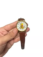 Winnie The Pooh Rotating Bees Quartz Watch Disney Lorus Disneyana V531-8A00 MM