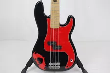 Squier by Fender PETE WENTZ PRECISION BASS