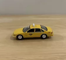 Johnny Lighting 1995 Chevy Caprice Yellow Cab