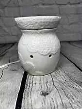 RARE Scentsy Full Size 'Heirloom' Lace Warmer DISCONTINUED