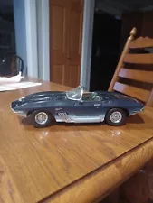 MAKO SHARK CORVETTE BLUE DIE CAST MODEL