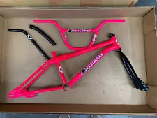 GT PRO PERFORMER FRAME,MACH 1 FORKS,BARS,SEAT POST 1986 FS U.S.A MADE FIOLA