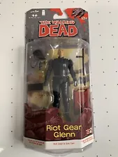 McFarlane Toys The Walking Dead Riot Gear Glenn Comic Book Series 2
