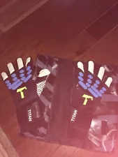 New in Package Titan Sky Beast 20 Goalie Gloves Size 10