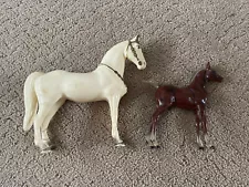 2 Vintage Heartland Horses Bin 108