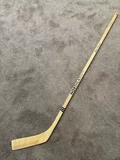 BRAND NEW VINTAGE 1960’s NORTHLAND PRO WOODEN ICE HOCKEY STICK ST PAUL MINNESOTA