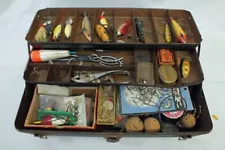 Old Tackle Box with Vintage Wooden Lures Fishing Gear Heddon Di Dipper LOT