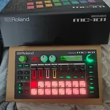 Roland MC101 4 Tracks Groovebox Sequencer