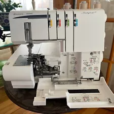 Viking Husqvarna Huskylock S21 Serger Sewing Machine