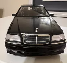 UT MODELS 1/18 Black 1997 MERCEDES BENZ C36 AMG