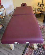 OAKWORKS KELA 73 X 30 PORTABLE MASSAGE TABLE WINE FAUX LEATHER MINT LOCAL PICKUP