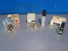 EUC-4 PCS FESTO DSR-12-180P, FESTO VSVA-B-M52-AZD-A1-1T1L PNEUMATIC LOT