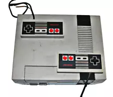 1985 Nintendo Entertainment System NES NES-001 Console & 2 Controllers For Parts