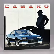 1982 Chevrolet CAMARO Z28 Original GM Dealer Sales Brochure Cowboy Cover