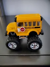 Kintoy Toy Vehicle Pull Back Big Wheel Yellow School Bus Diecast Car Bus
