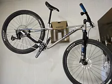 Pivot Les Carbon Mountain Bike Small