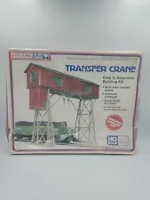 NEW HO Scale Life Like 1333 Transfer Crane BUILDING KIT Train Scenery *READ