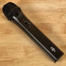 Black Wireless Handheld Battery-Powered High-Sensitivity Dynamic Microphone