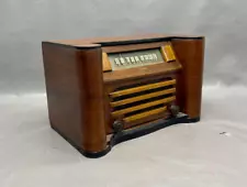 1947 Silvertone Radio Model 6051.