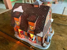 On Sale!! Heartland Valley Village Deluxe Porcelain Lighted Barn