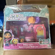 Gabby's Dollhouse, Sweet Dreams Bedroom with Pillow Cat Figure and 3 Accessories