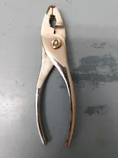 Unbranded Pliers (LL)