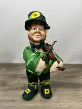 Leprechaun Animated Playing Fiddle Toe Tapping When Irish Eyes Are Smiling