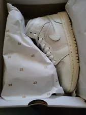 Nike Air Jordan 1 Mid 'Legend Light Brown' WMNS Size 6