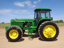 John Deere 4560 Farm Tractor - PTO, Powershift