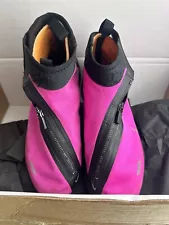 Women nike Shoes 6,5 In Fucsia Color. Limited Edition Style