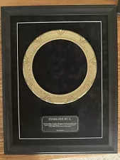 Stargate SG-1 Special Edition Golden Ring - 10th Anniversary Edition Crew Member