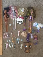 MONSTER HIGH Mattel lot Dolls for parts body parts creatures etc.