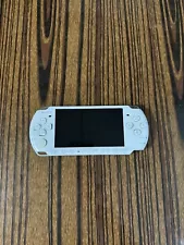 Sony PSP3001 Launch Edition Pearl White Handheld System - NEEDS BATTERY - TESTED