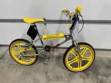 Mongoose Stranger Things 20” Bmx Bike Complete Bmx