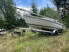 1984 Catalina 22' Sailboat Boat & Has Trailer