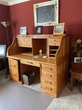 solid oak roll top desk located in west hills California local pickup no shippin