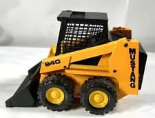 NZG 351.1 MUSTANG 940 SkidLoader 1:25 Scale Made West Germany