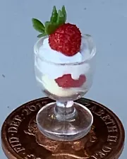 Vanilla Ice Cream Strawberry Sundae Tumdee 1:12 Scale Dolls House Dessert I41