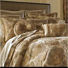 J Queen New York Bradshaw  Natural 4-Piece Comforter, Cal King