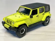 Auto World 2017 Jeep Wrangler Sahara Unlimited Hyper Green LOOSE 1:64 Diorama