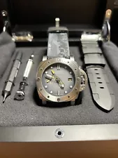 Panerai Submersible Gray Men's Watch - PAM01323 Full Set