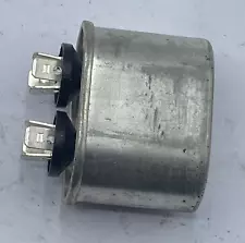 AMRAD Oval Run Capacitor 7.5 / 370 VAC, 50/60Hz