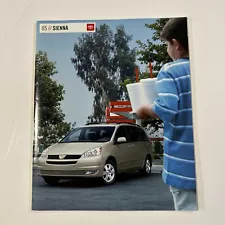 2005 Toyota Sienna Van 16-page Original Sales Brochure Catalog