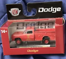 M2 Machines - 1972 Dodge D-300 Service Bed Rescue Fire Truck - NEW 1/64